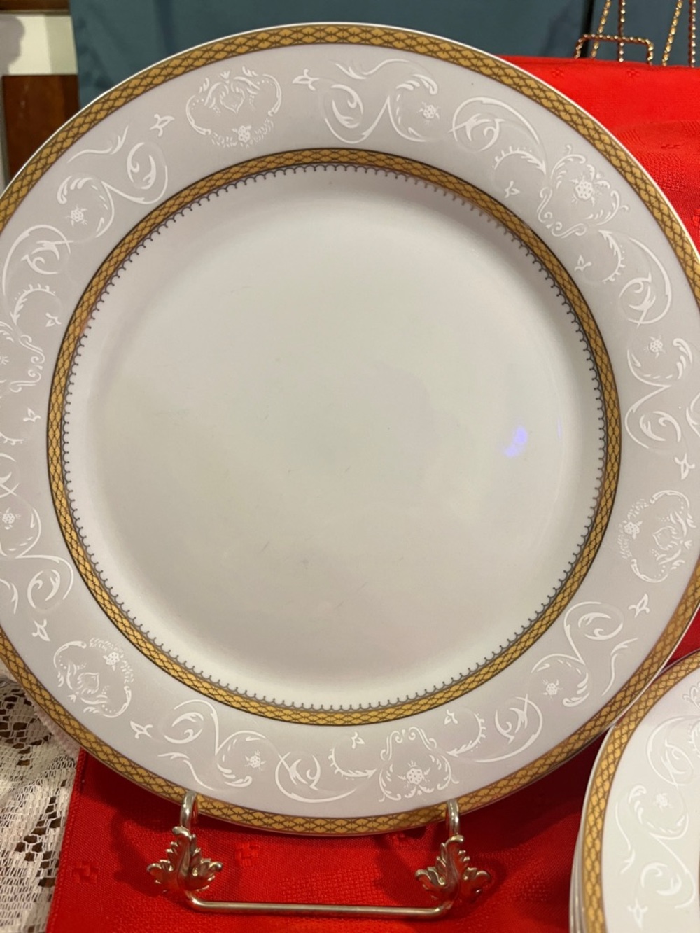 Elegant White and Gold Decorative Dinner Plate